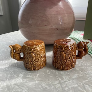 Canadian Squirrel Salt and Pepper Shaker Set - Wood Maple Outdoors Canada Kitchen Decor Animal Wildlife Cabin Style Decor