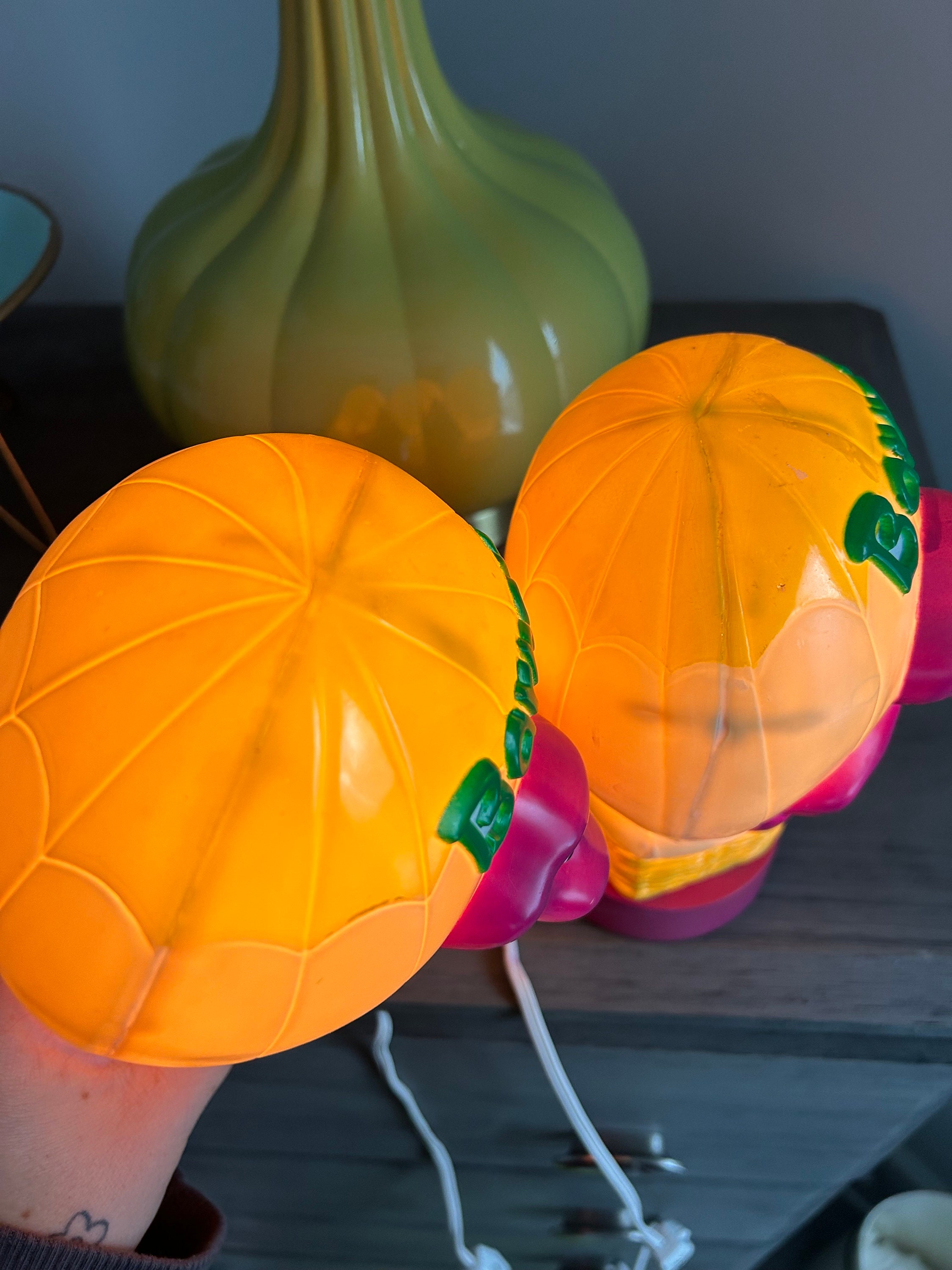 Single 1992 Barney Night Light - Vintage Barney Hot Air Balloon