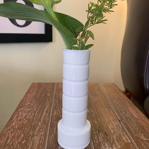 Vintage White Milk Glass Ribbed Bud Vase- Vintage Bud Vase Vintage Milk Glass Vase Vintage Glass Vase Vintage Ribbed Glass Vase White Vase