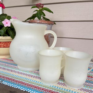 Vintage White Kool-Aid Man Pitcher with 3 Cups - Set of White Plastic Koolaid Drink 2 Quart Pitcher Small White Plastic Summer Drink Cups