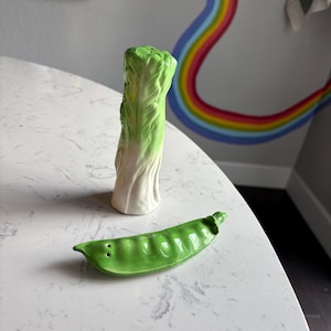 Celery and Pea Salt and Pepper Shaker Set - Vintage Kitsch Salt and Pepper Shakers Vintage Kitsch Kitchen Vintage Kitchen Decor