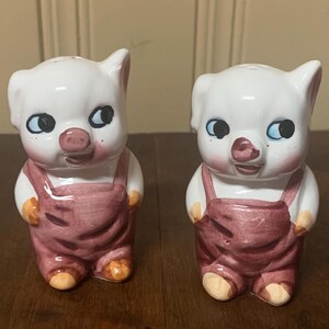 Little Piglets Salt and Pepper Shakers- Pair of Pig Salt and Pepper Shaker Set Cute Farm Animals Farmhouse Kitchen Decor Vintage Pig Shakers