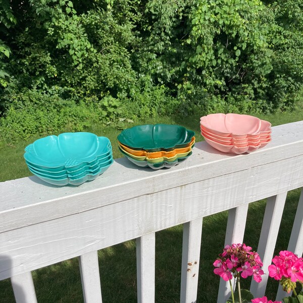 Vintage Plastic Hibiscus Bowls - Lightweight Plastic Bowl Dish Pink Orange MCM Made in USA Hoffman Industries Summer Pool Party Patio Bowl