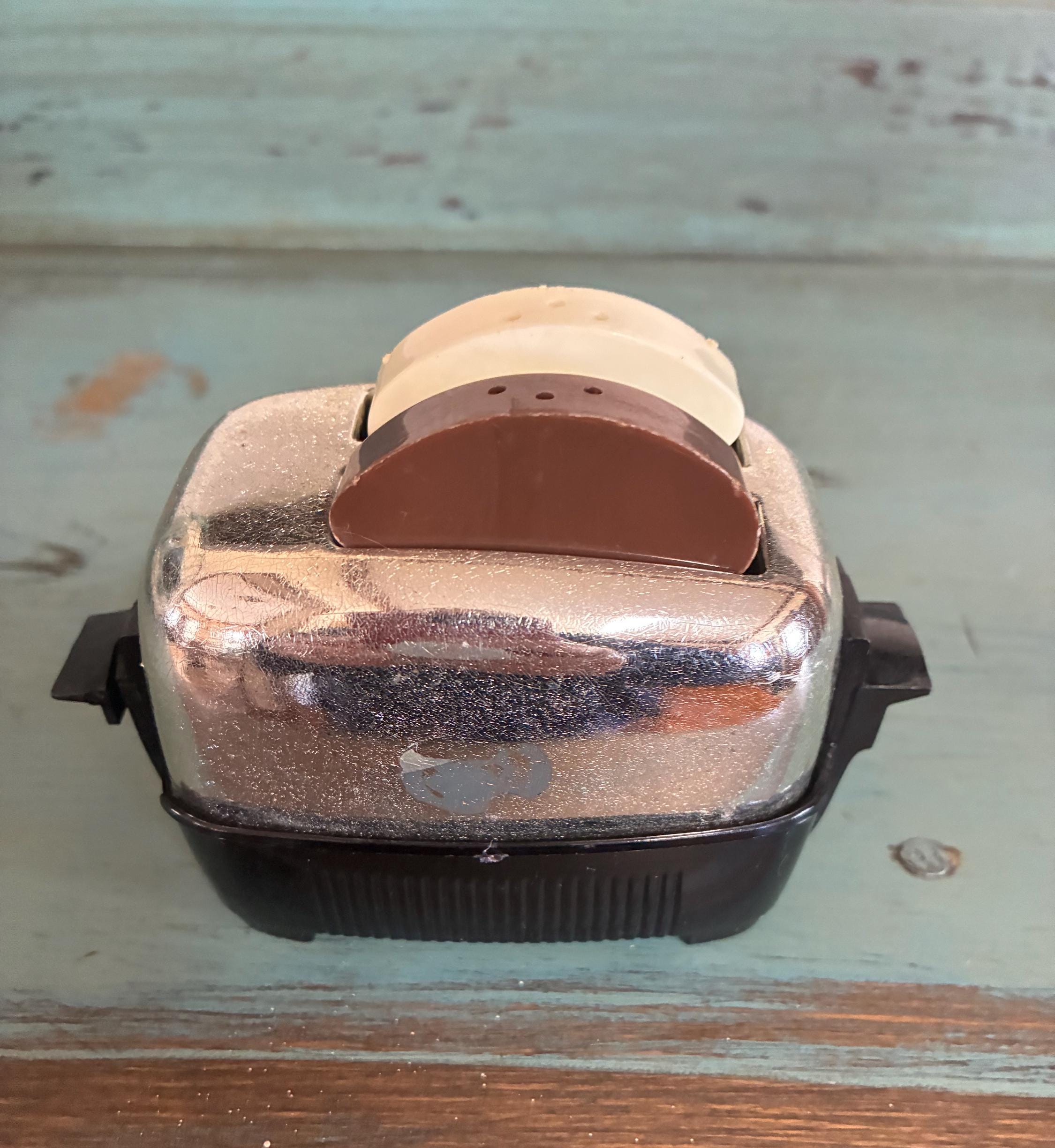 Salt and Pepper Shaker Toaster - Etsy