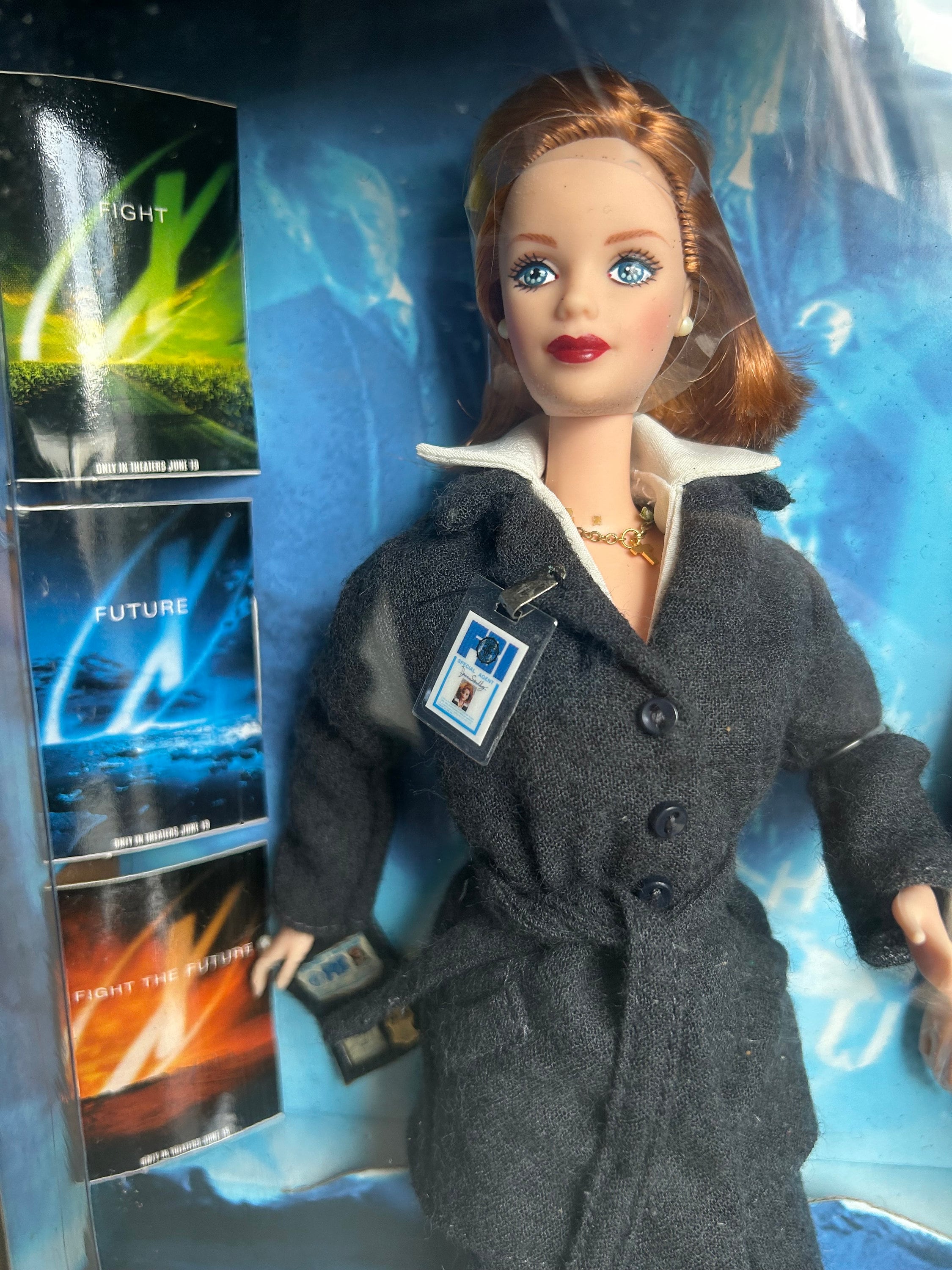 Xファイル　コラボバービー＆ケン Amazon.co.jp: The X-Files Barbie & Ken Giftset by Fight the Future