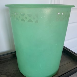 Vintage Green Metallic flakes Rubber Wastebasket- Home Office Decor Organizer Bathroom Trash Can 1950&#39;s Trash Can Home Decor Trash Bin