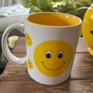 Smiley Face Mug - Vintage 90&#39;s Smile Face Happy Yellow Smiling Cute Retro Mug Coffee Cup Classic Smiley Multi Smiley Faces Mug 1993 Smiley