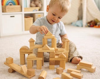 Blocchi da costruzione in legno rewoodo, con altalena per un divertimento ancora maggiore. Giocattolo in legno di alta qualità, prodotto in Germania.