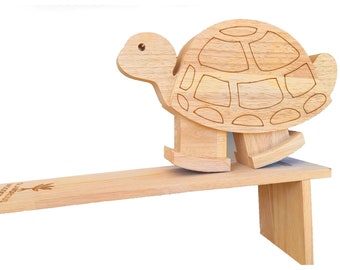 Laufendes Tierspielzeug aus Holz mit Rampe: Umweltfreundliche australische Tiere