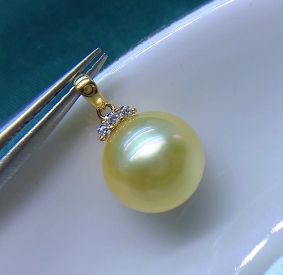 10.6mm South Sea Golden Pearl Pendant 18k Yellow Gold Very High 