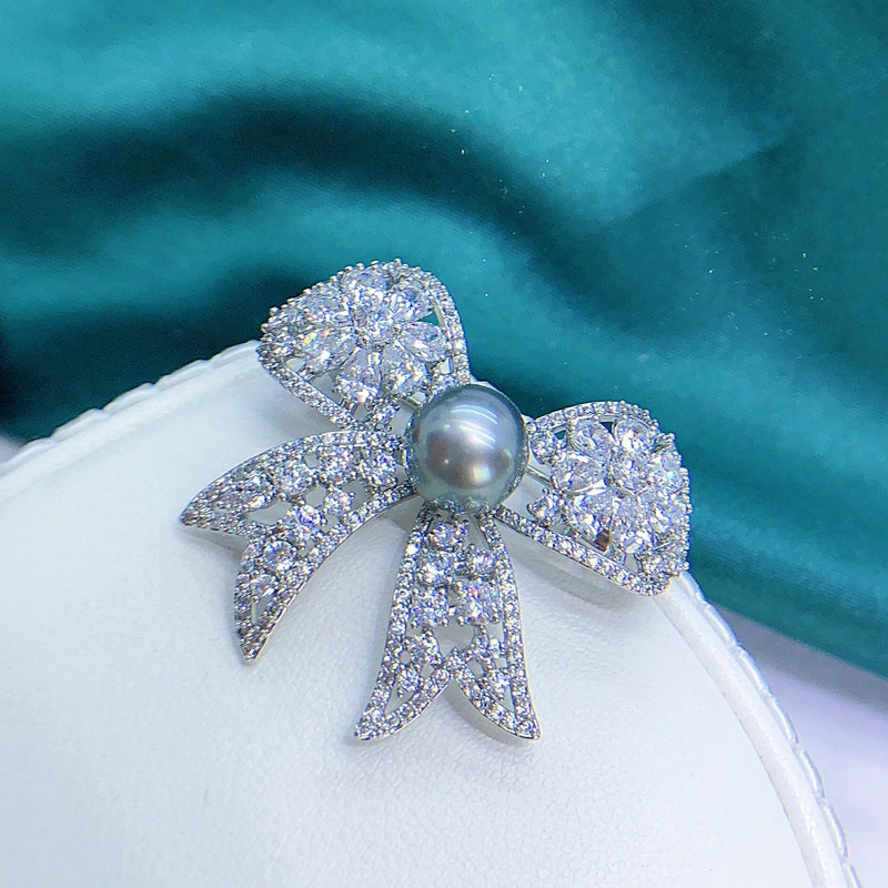 Pearl Ribbon Charm