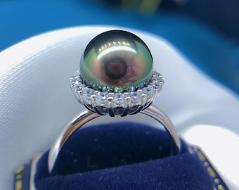 Anello con perla verde pavone tahitiana da 9,7 mm, colore verde pavone intenso e vivido, multicolore, lucentezza super elevata.