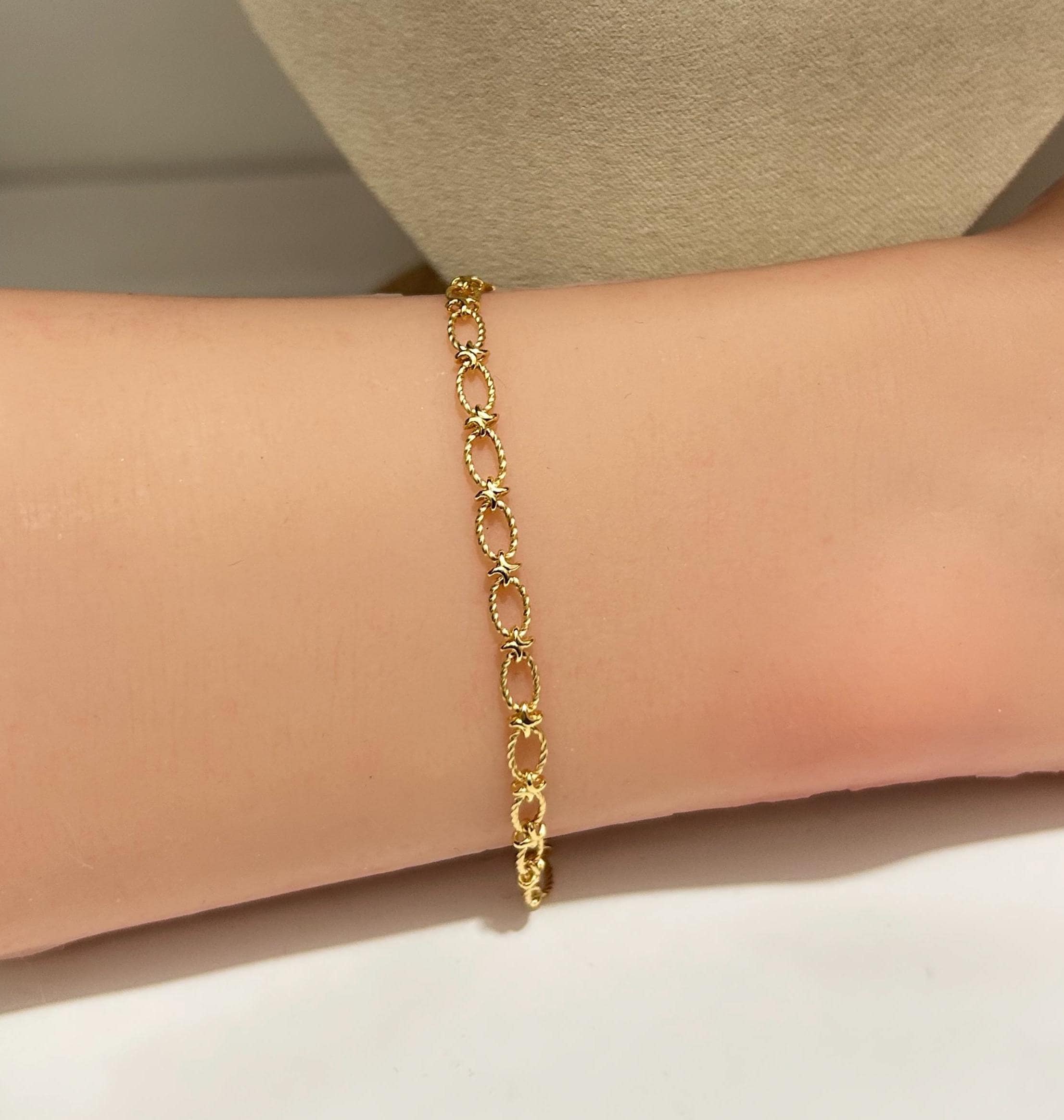 Japanese-crafted Solid 18K Gold Bracelet | Fine Craftsmanship 