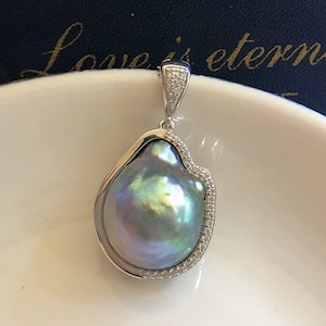 14.3mmx17.9mm Huge Tahitian Baroque Pearl Pendant Metallic Platinum Gray Color Multicolored Clip on Pendant Very High Luster