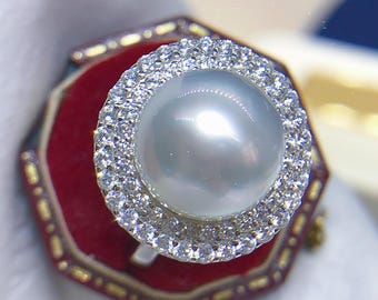 Anillo de perlas blancas grandes del Mar del Sur de 11,8 mm. Color blanco brillante y frío. Muy alto brillo.