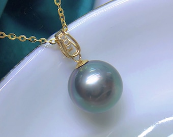 Tahitian Pearl Pendant 9.9mm Vivid Green Multicolored 18k Yellow Gold  Diamond High Luster