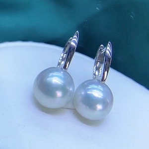 10.1mm Freshwater Edison Pearl Earrings Bright Cool White Very High Luster