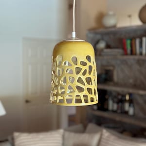 Yellow Ceramic Pendant Light Unique Hanging Kitchen Light Pendant Lamp Shade for Cozy Ambient Lighting