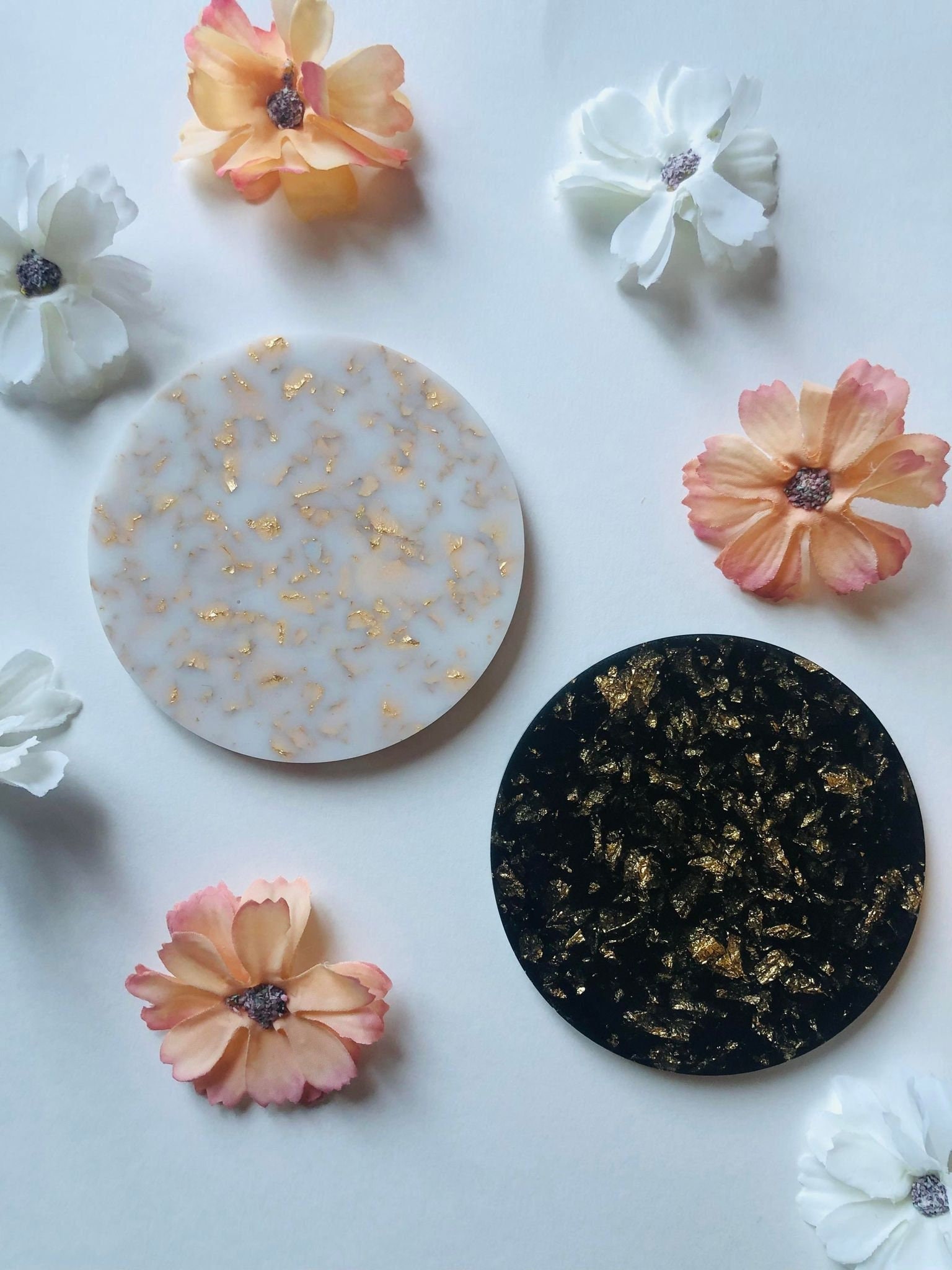 Dessous de Verre - Sous en Résine | Fait Main Incrusté Feuilles d'or Noir ou Blanc