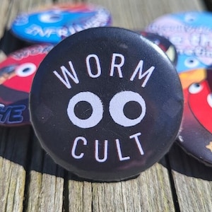 1&quot; Worm Cult Worm on a String Pin