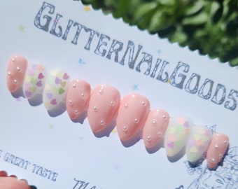 Pastelhart op de nagels, parelaccent, Valentijnsdag kunstnagels