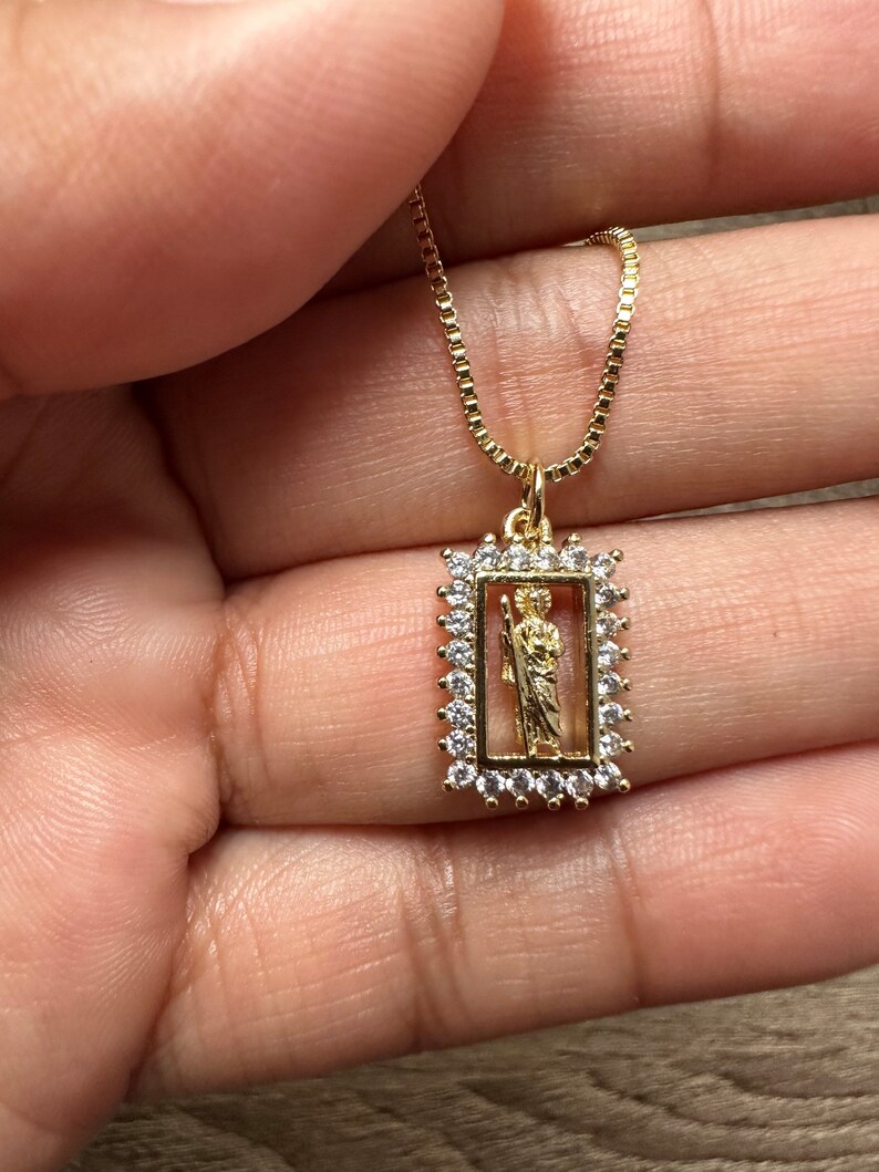 Collar pequeño de San Judas, collar delicado de San Judas chapado en oro, collar delicado