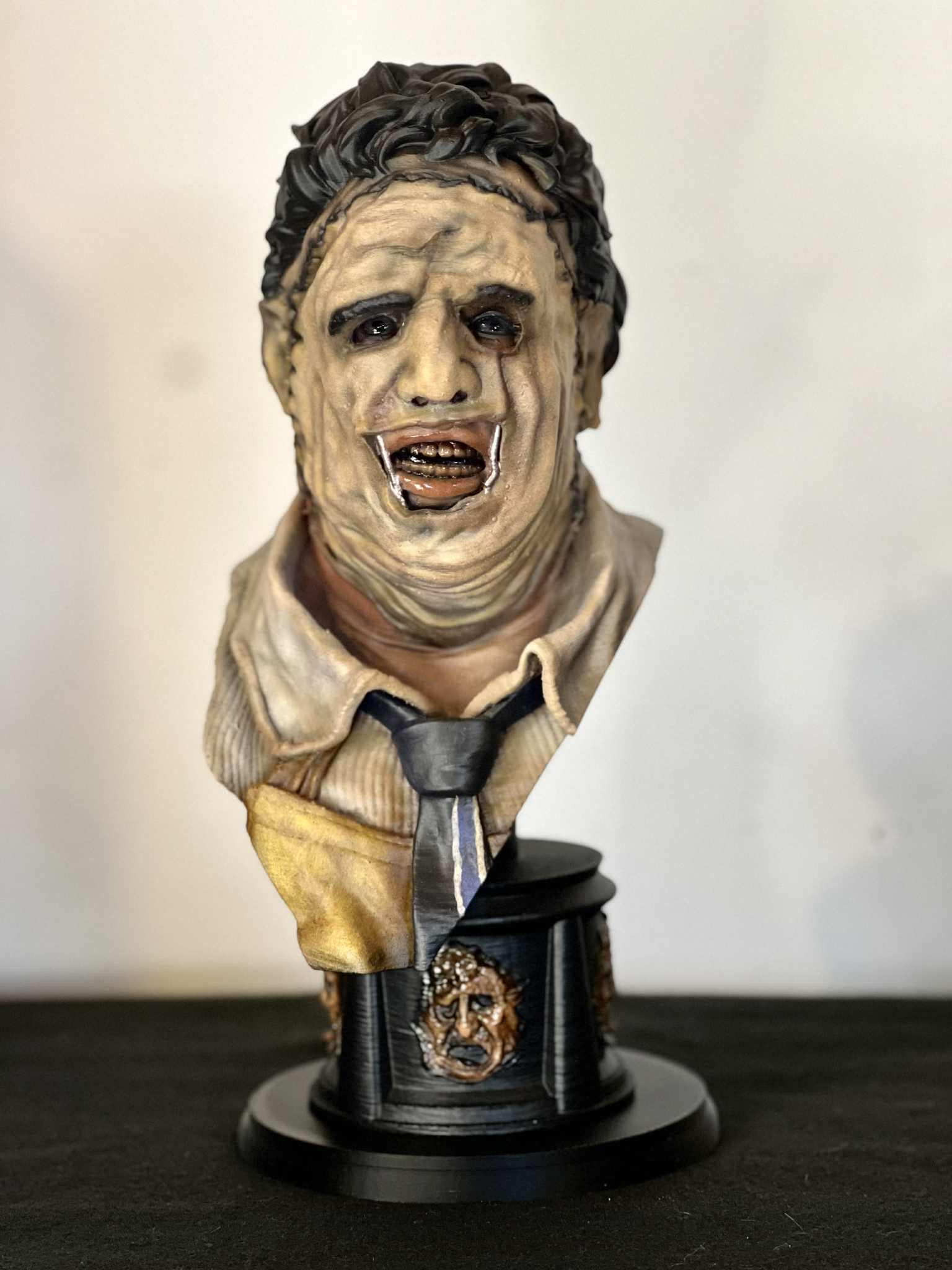 The Texas Chainsaw Massacre Leatherface Horror Bust Statue Prop