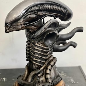 Alien Xenomorph Horror Bust Statue Big Chap