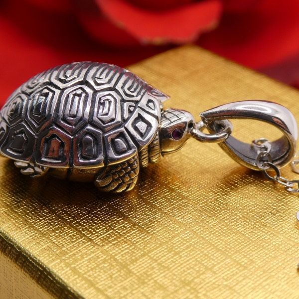 Collar de medallón de tortuga con ojos de rubí en cadena de plata de 18" - idea de recuerdo de regalo de joyería para ella/mamá/él - tortuga