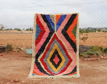 Alfombra bereber de lana hecha a mano: alfombra marroquí geométrica y colorida