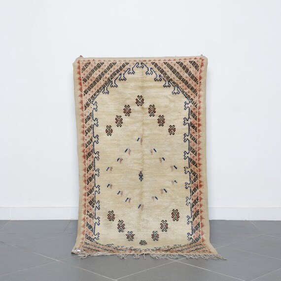 Hand Knotted Wool Moroccan Rug: Berber Tribal Prayer Design