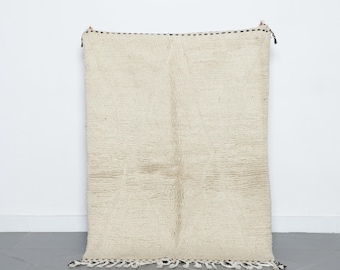 White Moroccan Rug 4.9x3.2 ft: Hand-Knotted Beni Ourain Wool Carpet