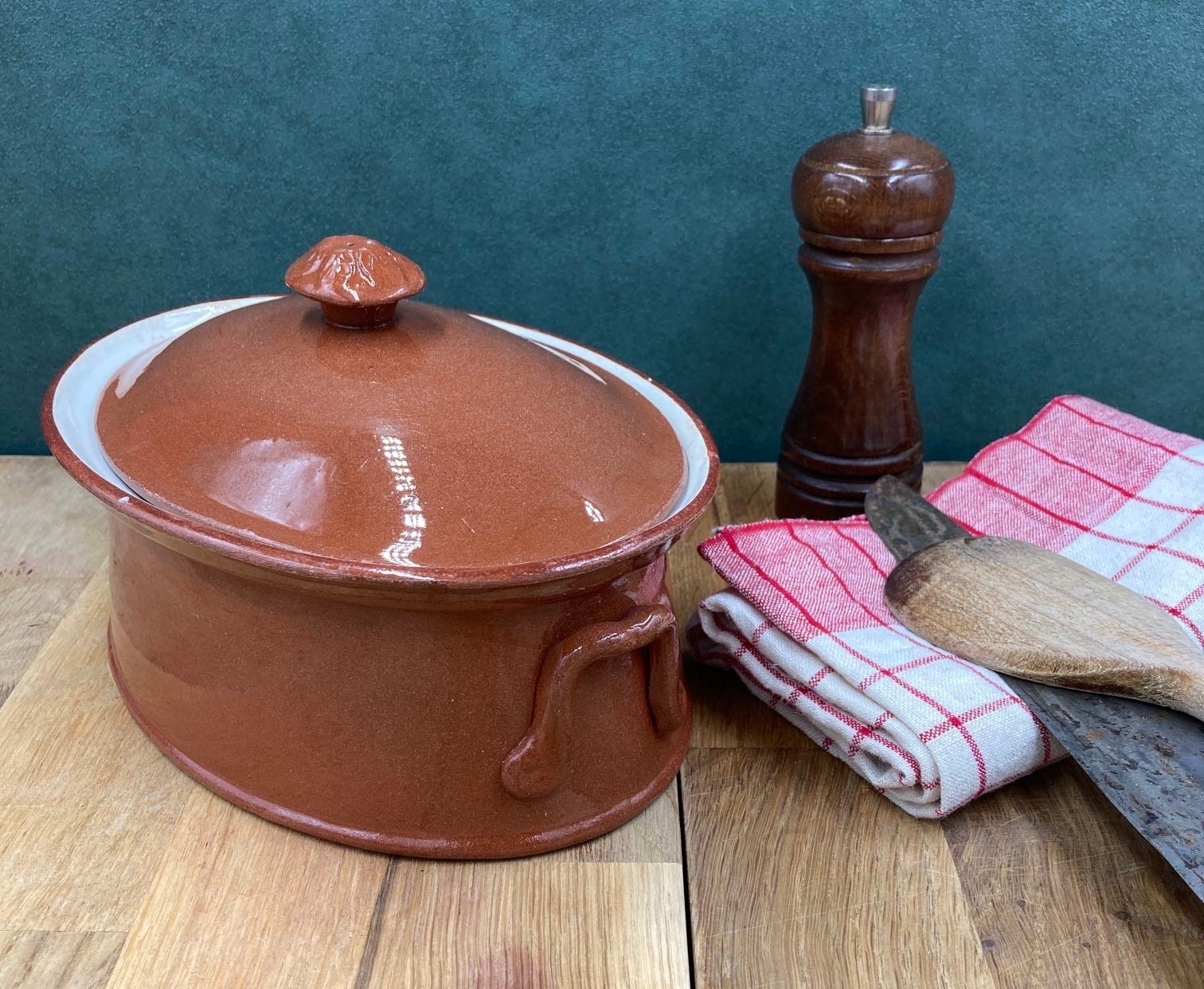 LA BOURGUIGNONNE / SARREGUEMINES Vintage Earthenware French Terrine