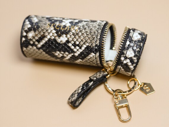 SECLARI Lippenstift Etui / Tasche mit Schlüsselanhänger, veganes Leder mit Schlangenmuster für Lippenstifte, Tampons, Schutzmaske. Vergoldet