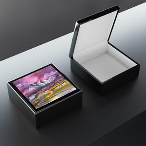 Lebendiges Lila Berg Schmuckschatulle - Handgemachtes Kunst Geschenk