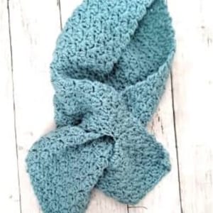 Crochet Keyhole Scarf, Neck Warmer, Pull Through Scarf, Digital Pattern, Keyhole Scarf, Beginners Crochet, Easy, PDF