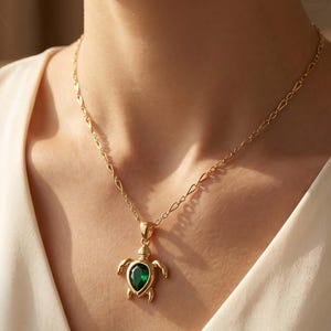 14K Solid Gold Emerald Turtle Necklace, Pear Cut Green Gemstone Sea Turtle Pendant, May Birthstone Animal Jewelry Gift for Her