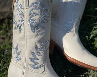 Damstövlar med strass, specialdesignade cowboystövlar, gnistrande cowboystövlar, brudstövlar, Tecovas cowboystövlar, bröllopscowboystövlar, westernstövlar