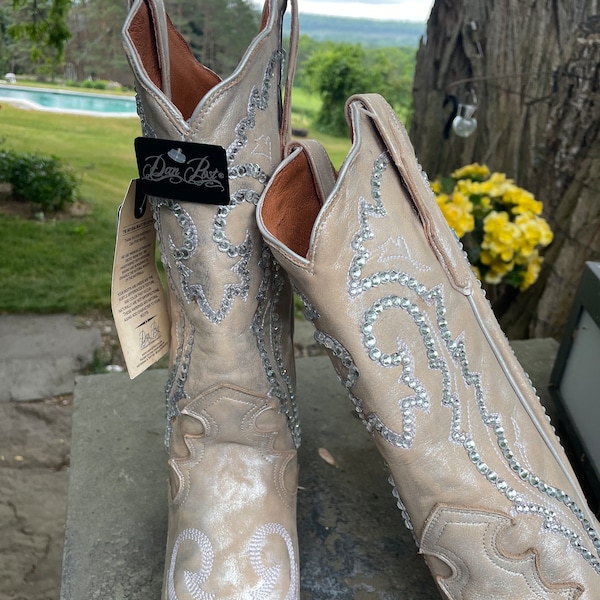 Women's Rhinestone Cowboy boots,custom cowboy boot , sparkle cowboy boots, bridal boots, bride cowboy boots, wedding cowboy boots, nashville