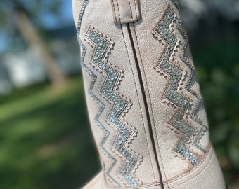 Damcowboystövlar med strass, specialdesignade cowboystövlar, glittriga cowboystövlar, brudstövlar, cowboystövlar för brud, cowboystövlar för bröllop, Nashville