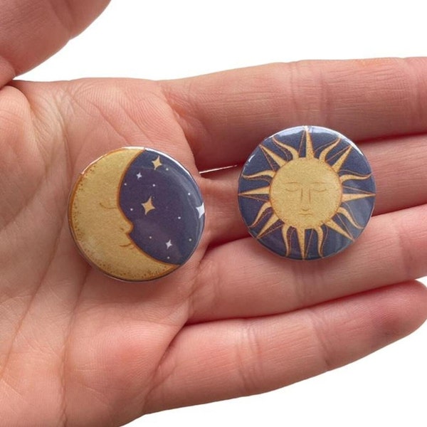 Set of 2 sun and moon badge | 90s inspired badges | sun badge | moon badge | hippie badge | boho | whimsical badges | button badges | 90s
