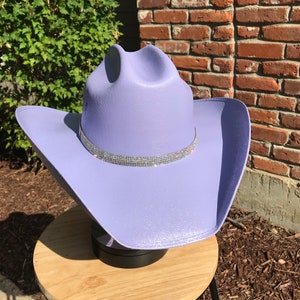 Kundenspezifische Cowboy/Cowgirlhüte mit Strassband. Wähle eine beliebige Farbe!