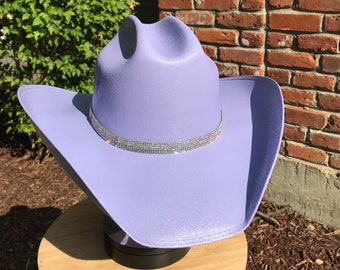 Sombreros de vaquero/vaquera personalizados con banda de pedrería. ¡Elige el color que prefieras!