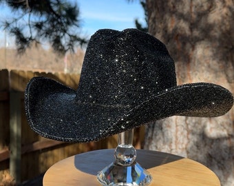 Sombrero de vaquera con pedrería triturada. Boda western. Concierto country. Disfraz espacial de Halloween. Trajes de dama de honor. Despedida de soltera.
