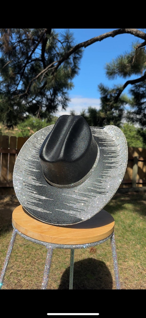 Tiger Rhinestone Cowgirl Hat. Western Wedding. Country  display picture 3