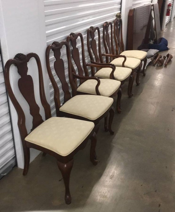 Mahogany dining table upholstered chairs clearance
