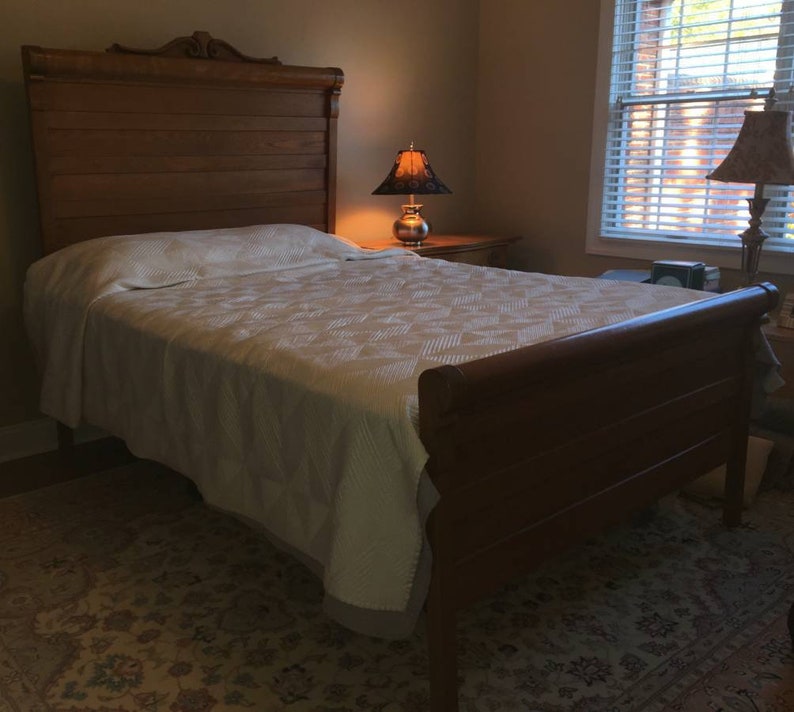Early American Victorian Red Oak Bedroom Set Hand Carved Dresser Chest ...
