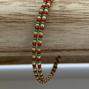 Glass Seed Bead Memory Wire Bracelet/Single Bracelet/Delicate Tiny Seed Bead /Adjustable/ Stackable/Handmade/Colorful/Lightweight/Christmas