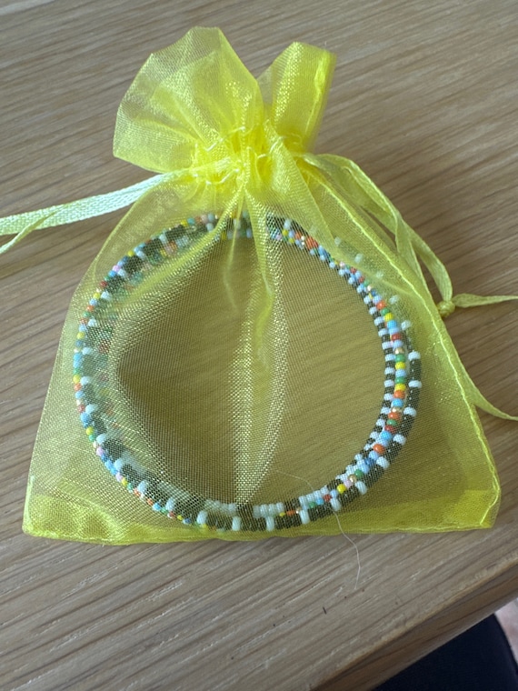 Ensemble Bracelet Et Boucles D'oreilles En Perles De Rocaille Fuchsia - GNW - Neuf Avec étiquettes