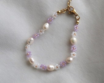 Lilac Flower Bead Bracelet | Dainty Daisy Bead Bracelet | Pearl and Flower Bead Bracelet | Gift for Her